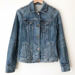 A&F Ezra Fitch Distressed Denim Jacket Vintage Preppy Classic Minimalist Size M